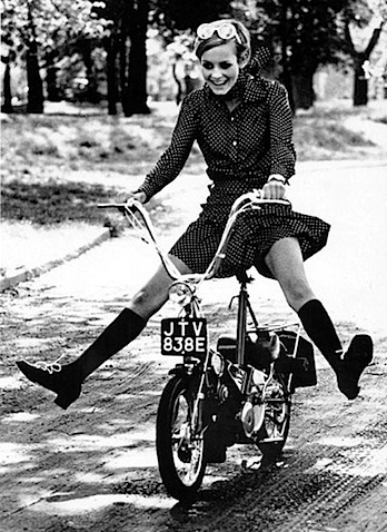 twiggy-raleigh-moped